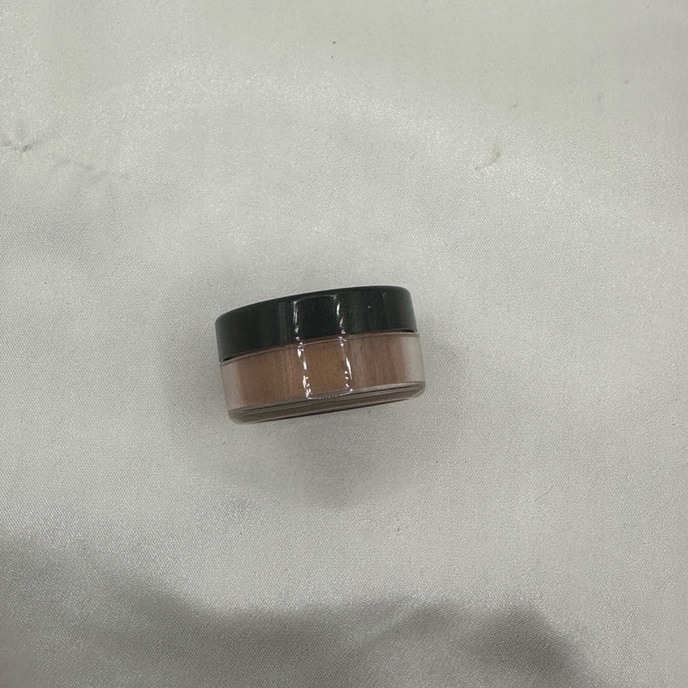 Concrete Minerals Mineral Eyeshadow - Ruse